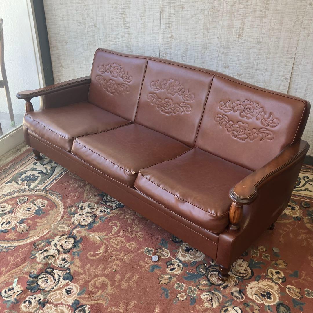 昭和レトロ オールドカリモク 古家具 三人掛けレザーソファー アームチェア 装飾