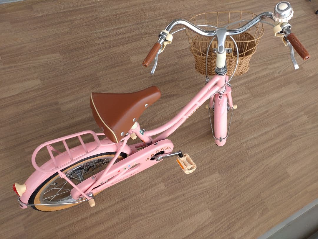 ブリヂストン　HACCHI（ハッチ）16インチ　HC162 ピンク