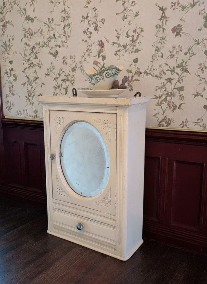 クリーム色のウッドキャビネット フランスアンティーク カントリー シャビー