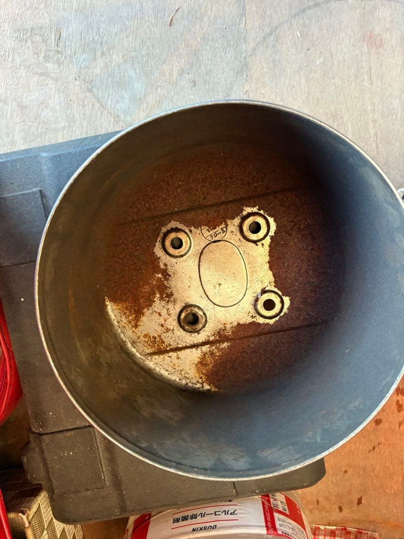 UDビックサム低床　純正リアセンターキャップ4枚