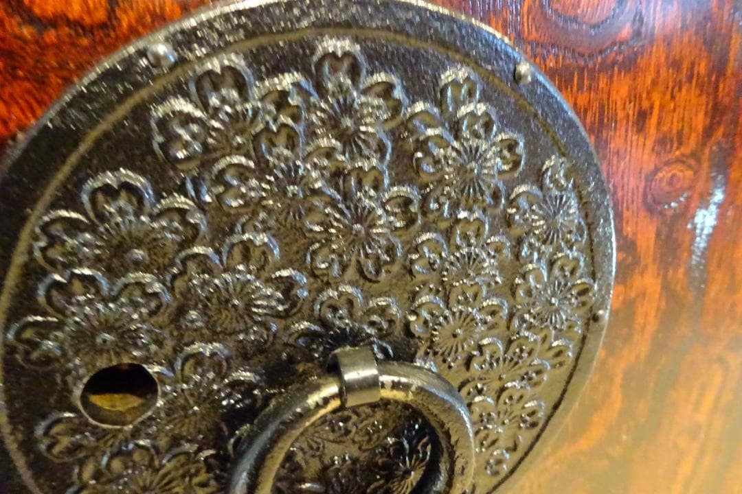 岩屋堂箪笥　菊幸　チェスト　伝統工芸　民芸家具　欅材　拭漆塗　南部鉄器金具　美品