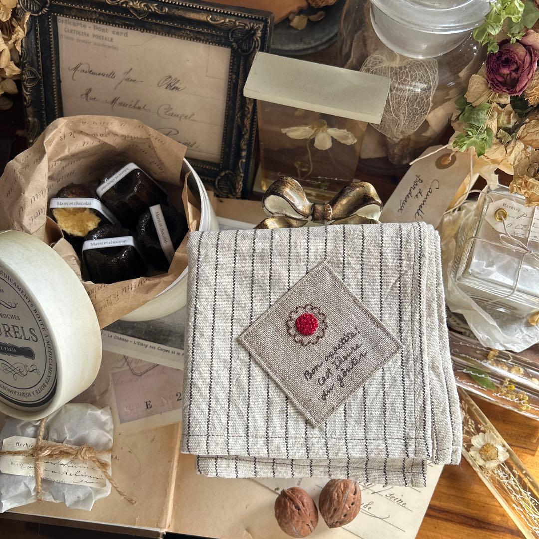 trifolium × おやつ屋 ハイジ コラボ リネン クロス