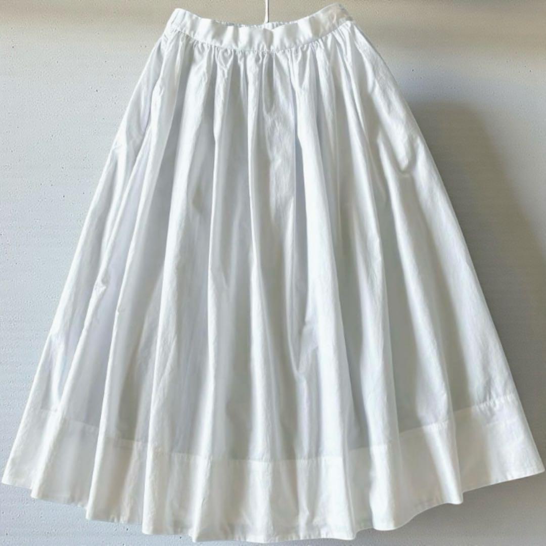 北欧暮らしの道具店　凛とした、大人のための白スカートクラシコム　フレアスカート