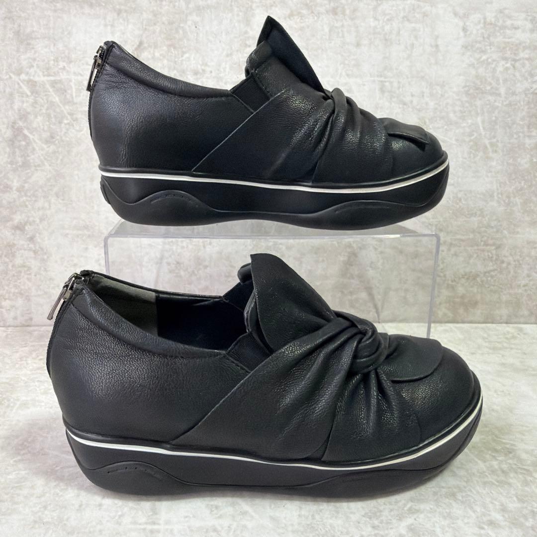 t.b センソユニコ シューズ 黒 23㎝ ねじれデザイン スニーカー 厚底