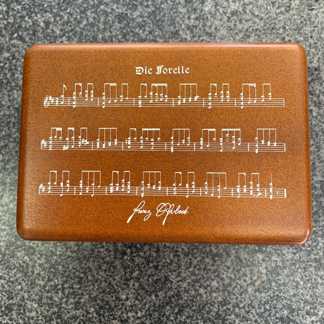 スイス製　リュージュアンテークオルゴール