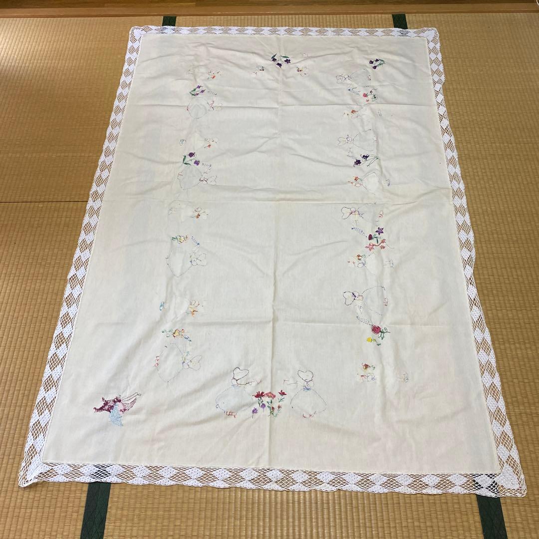 パッチワークキルト　ファンシーテーブルクロス　レース　女の子　花柄　ハンドメイド