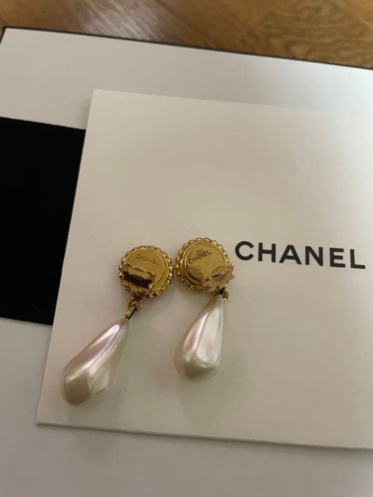 CHANEL ティアドロップイヤリング