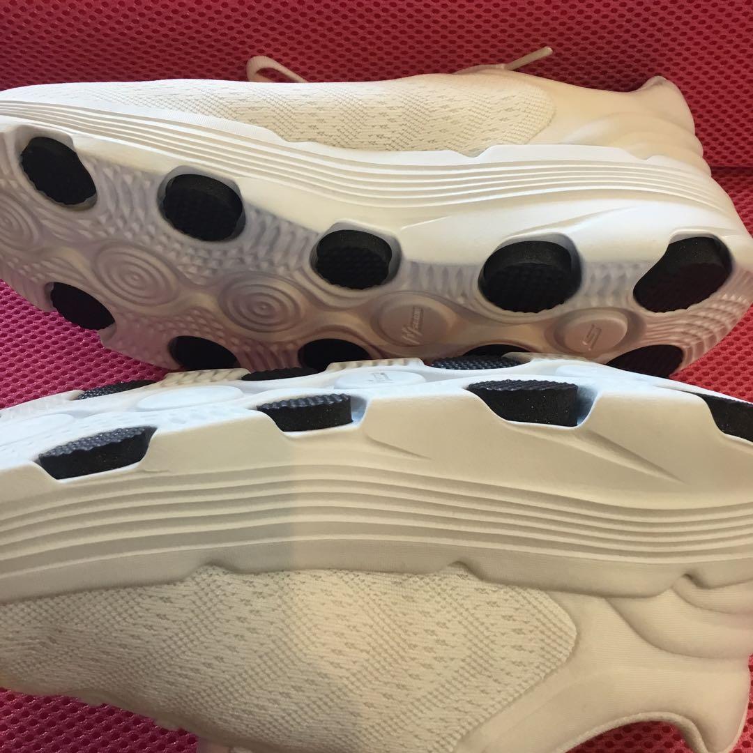 SKECHERS サイズ24(38) GOrun 7 ホワイト シューズ