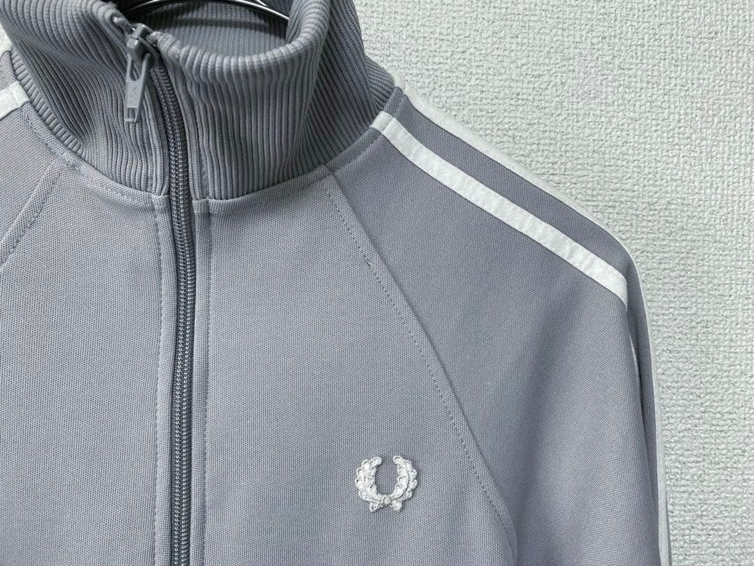 ほぼ未使用　フレッドペリー ジャージ　トラックジャケット　グレー