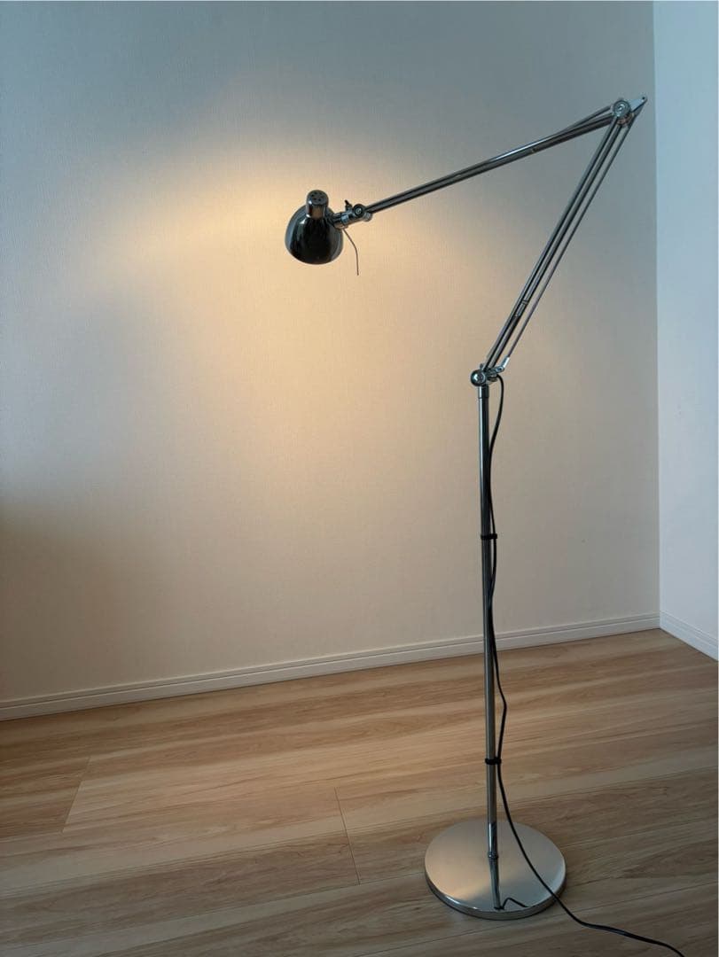 ANTIFONI リーディングランプ