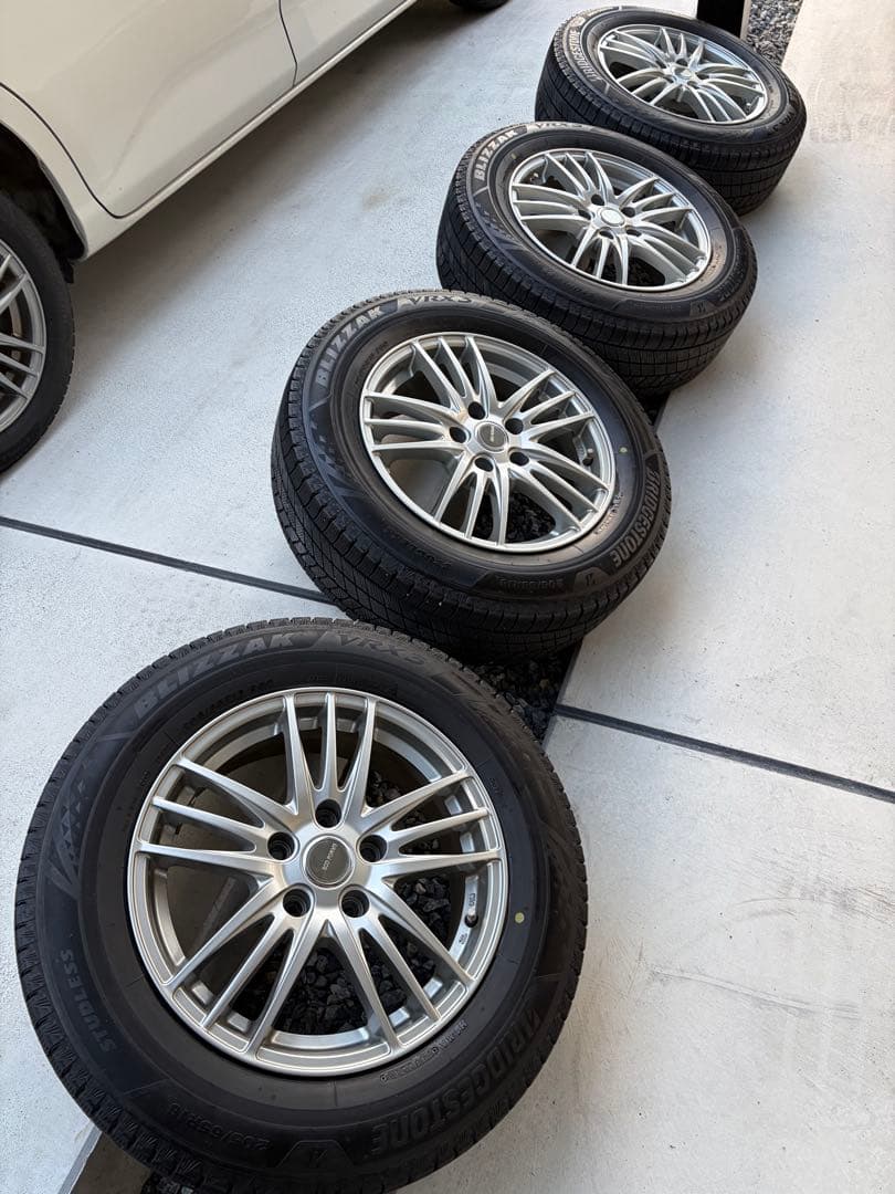 4本同時購入のみBridgeStone冬タイヤ205/65r16&ホイールその1