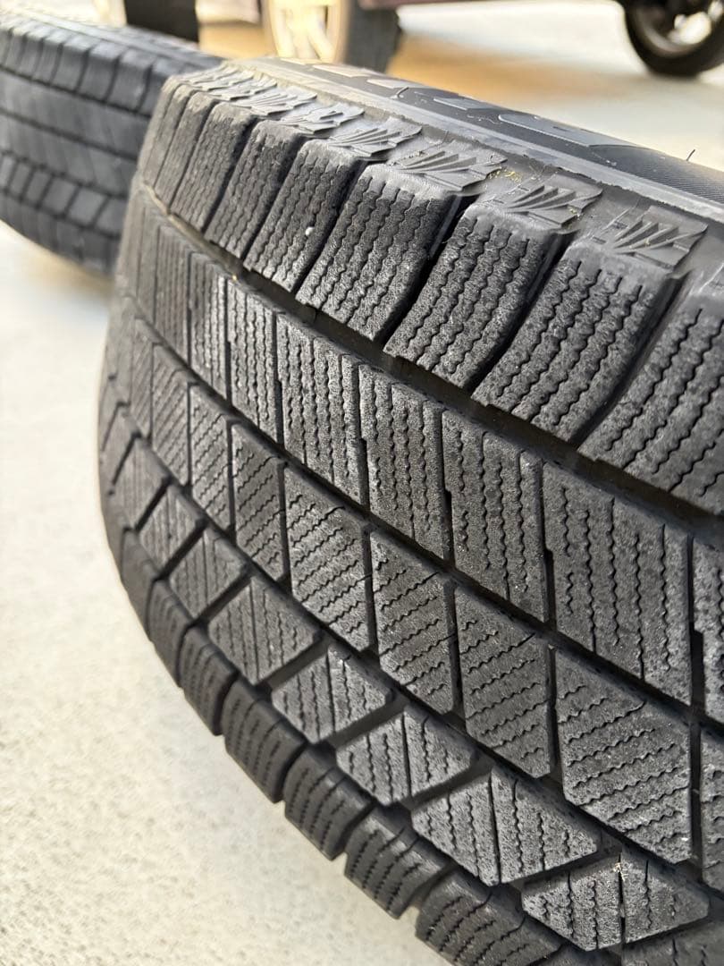 4本同時購入のみBridgeStone冬タイヤ205/65r16&ホイールその1