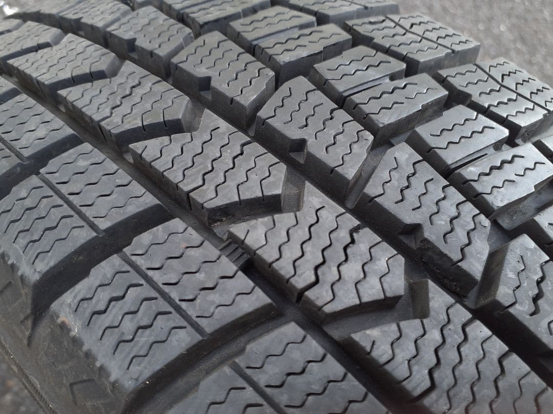 深溝　DUNLOP 　スタッドレスタイヤ165/65R14インチ　4本