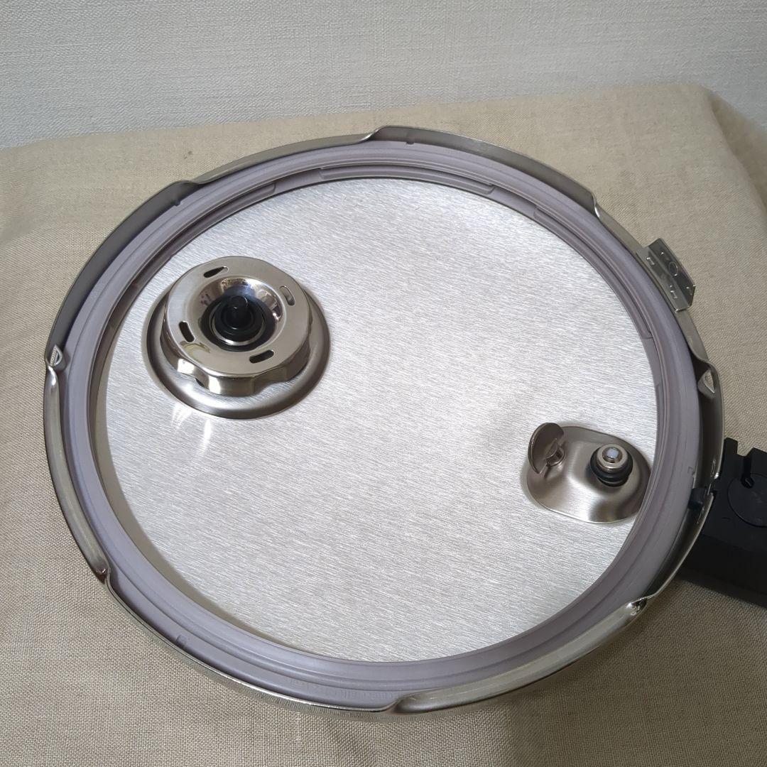 ヒロ様　フィスラー　圧力鍋　4.5Lプレミアム　無水フタ、三脚、蒸し器