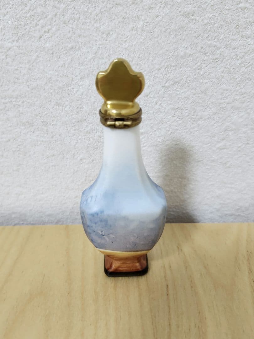 リモージュボックス 猫と花のデザイン陶器香水瓶