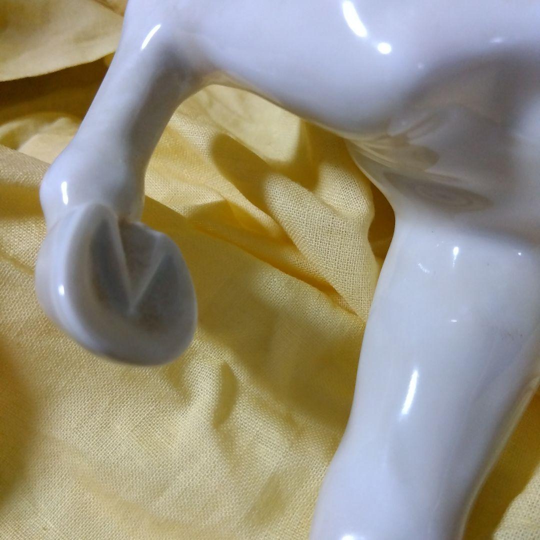 翔る白馬の置物　白磁　鍋島　大五作　桐箱入