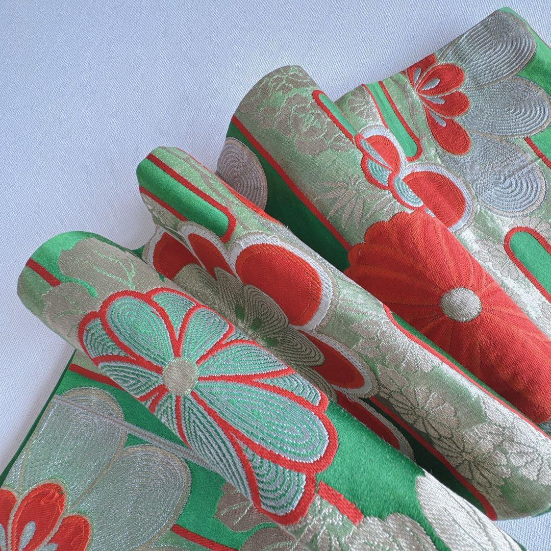 美品　七五三７歳女の子　フルセット　赤地しぼり柄　緑地袋帯　小物　7331