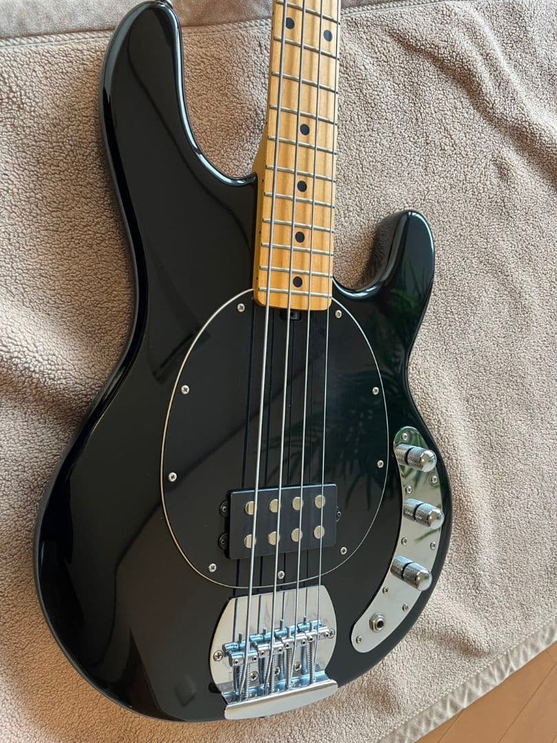Sterling by Music Man SUBシリーズ 4弦エレキベース