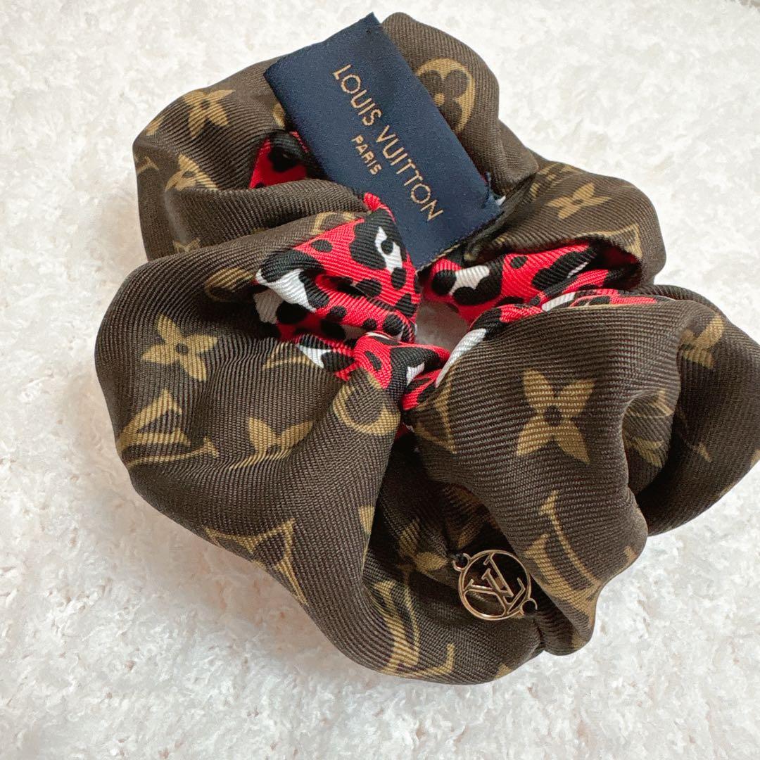 LouisVuitton シュシュ リバーシブル