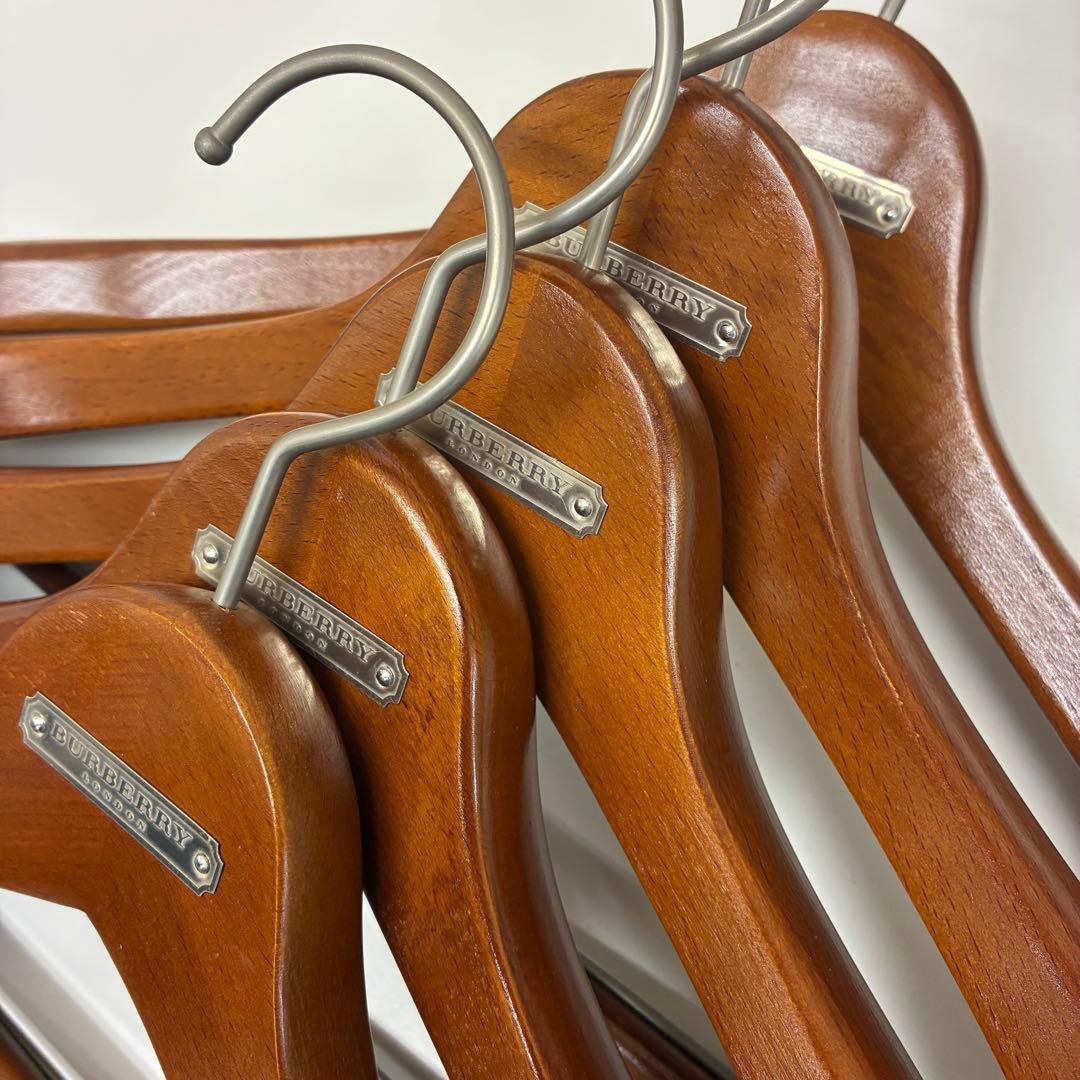 BURBERRY 木製ハンガー 5本セット