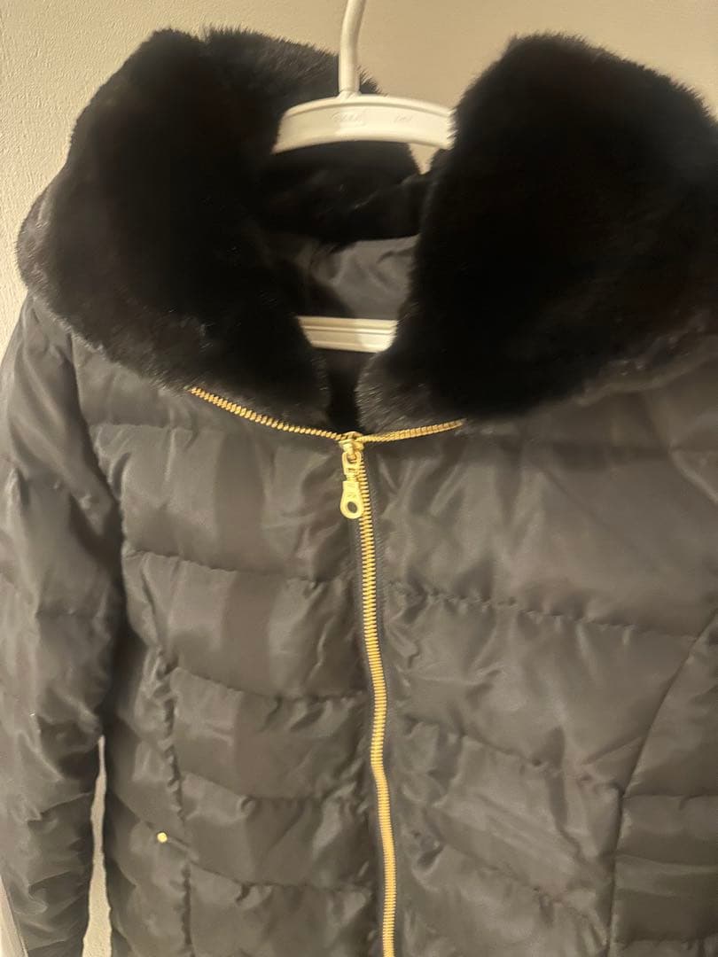 【新品未使用】軽量 スッキリシルエット 黒 ダウンコート 冬　Mサイズ