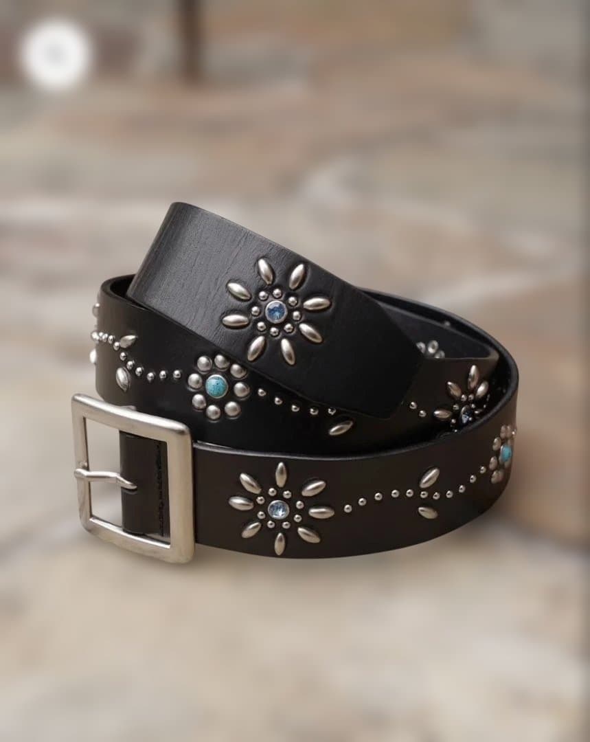 スタッズベルト　BELVET Leather studded belt