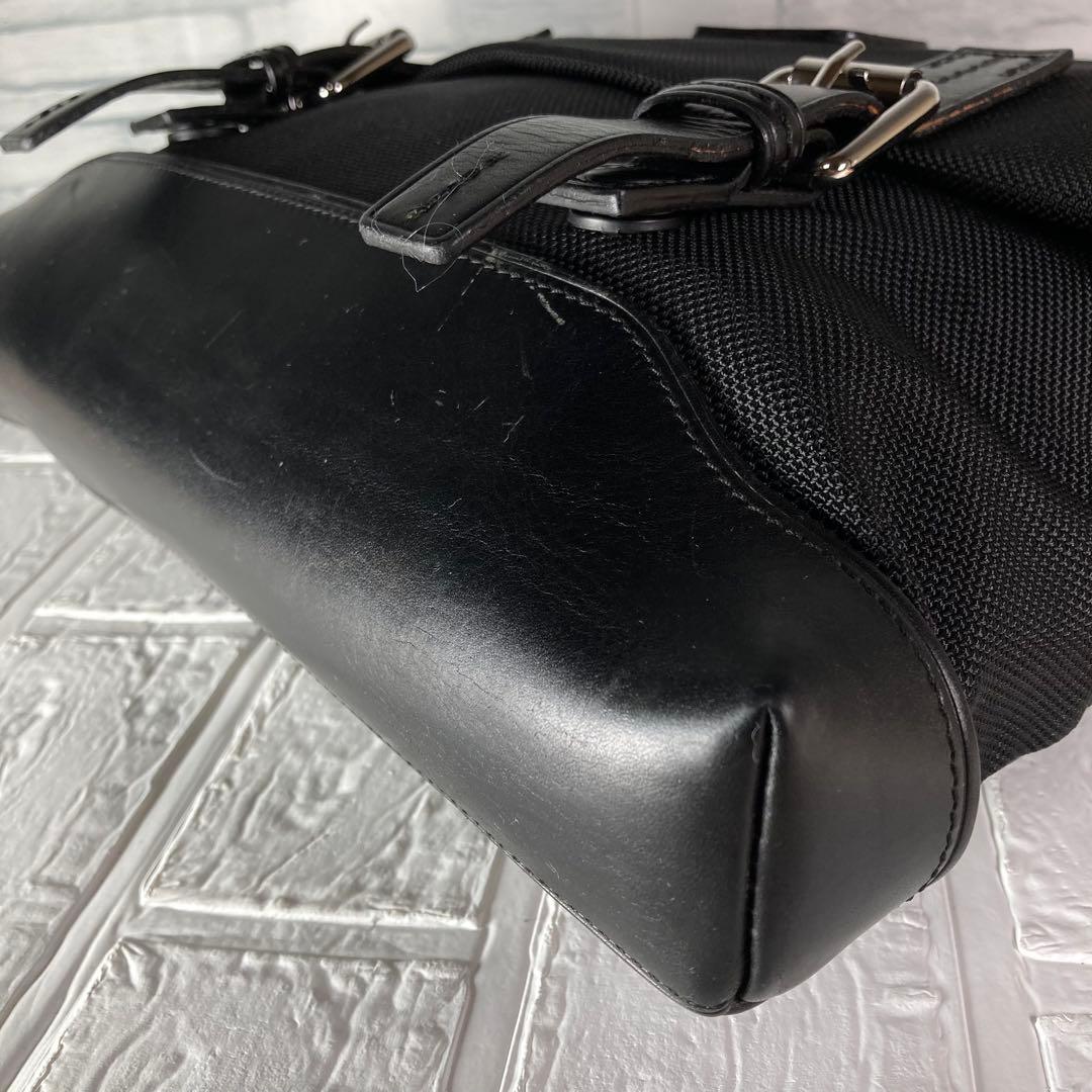 美品　TUMI トュミ　メッセンジャーバッグ　ショルダーバッグ　肩掛け　黒