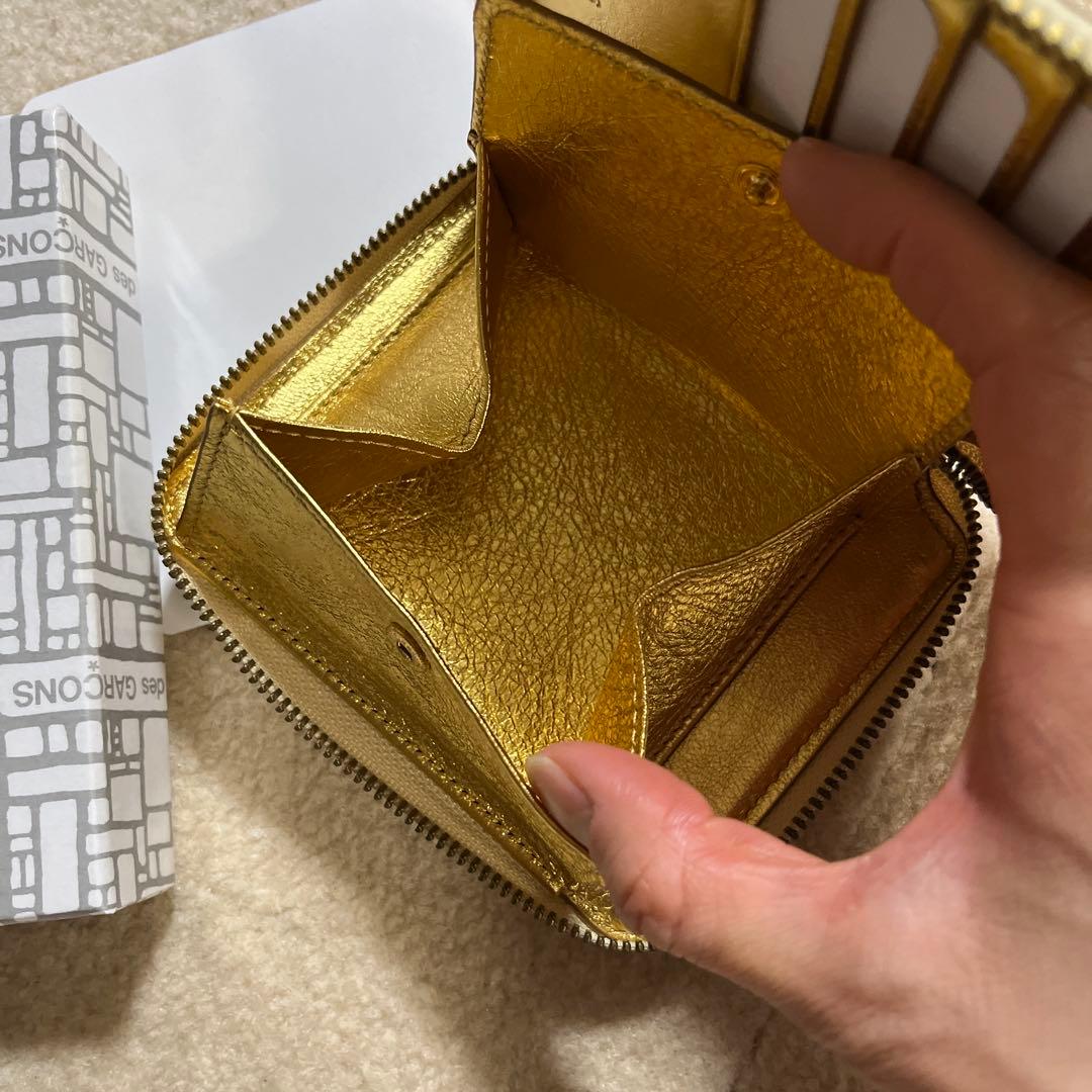 COMME des GARÇONS ゴールド 二つ折り財布