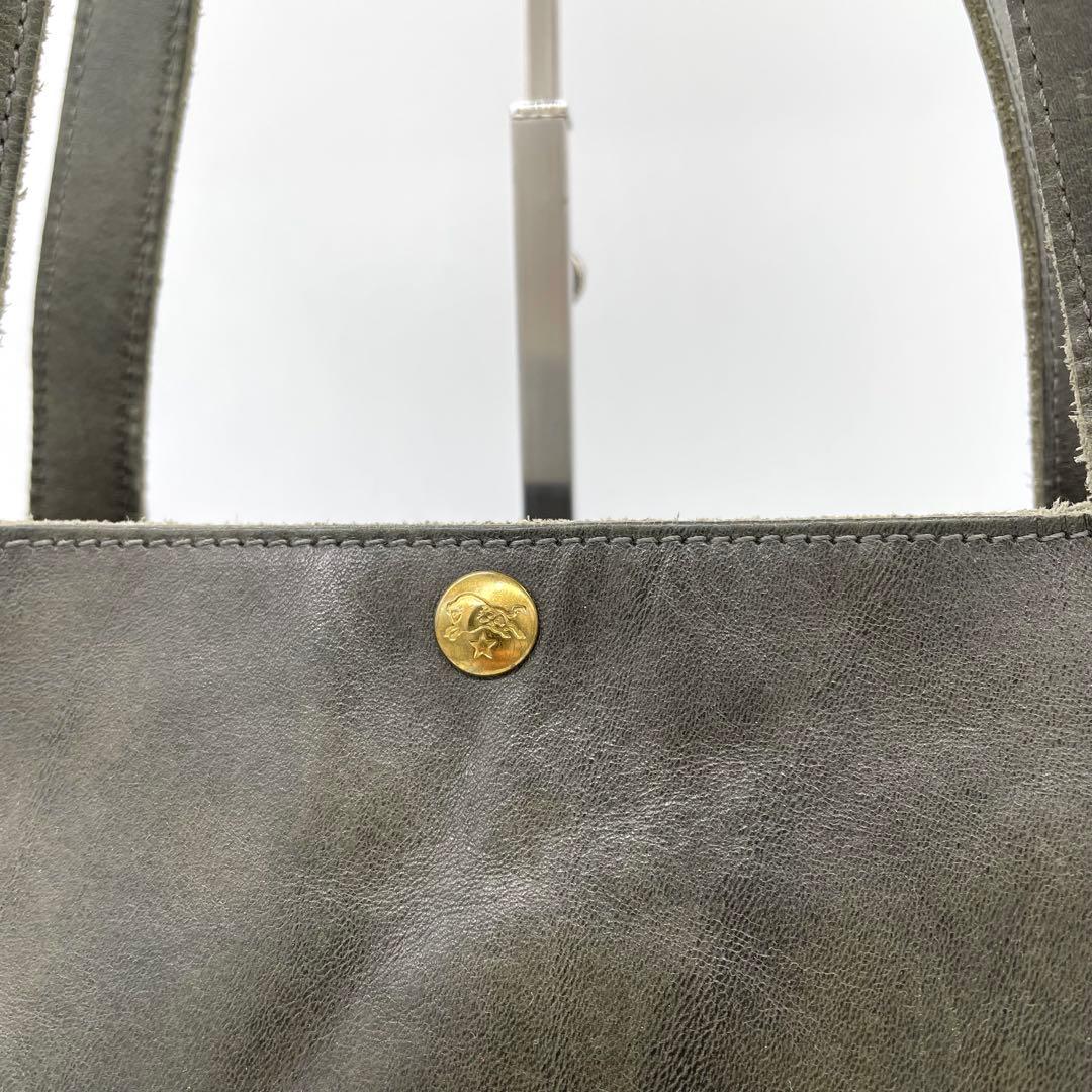 【美品】イルビゾンテ　トートバッグ　ハンドバッグ　カーキ　ロゴ型押し　A4可能