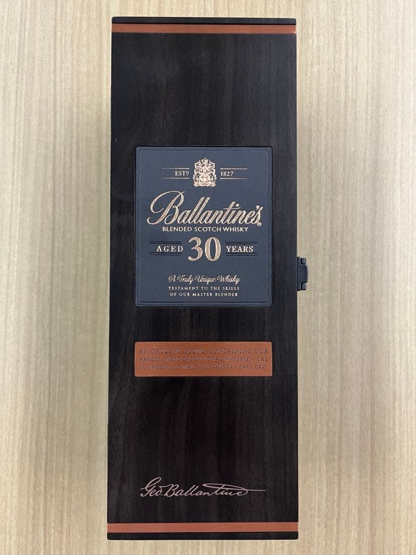 Ballantine's 30年ウイスキー 木箱入り