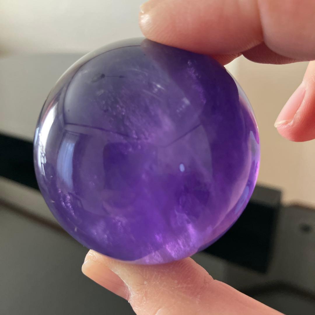 るるさま専用菫色！パープルフローライト　スフィア　天然石置物　E76