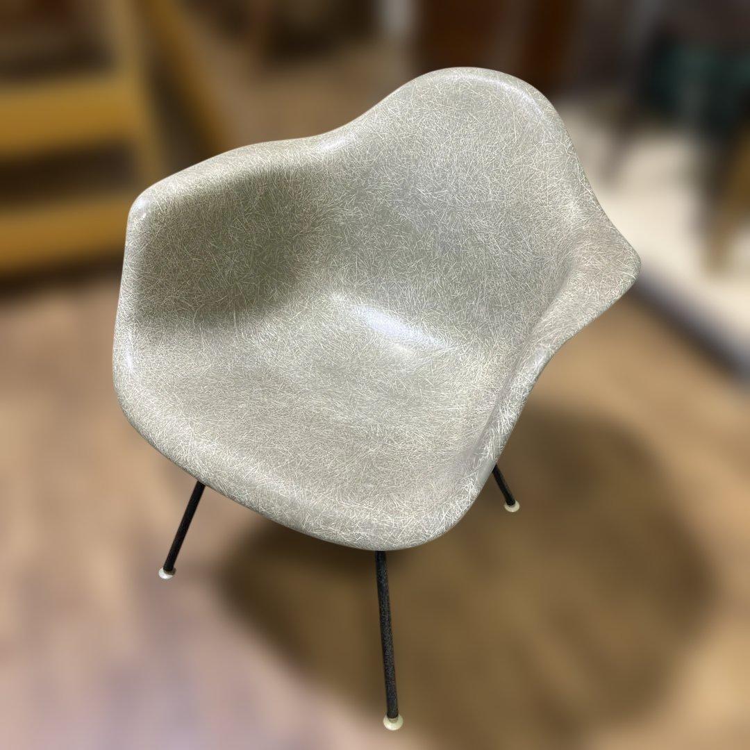 ハーマンミラー ヴィンテージ FRP アームシェルチェア Hベース