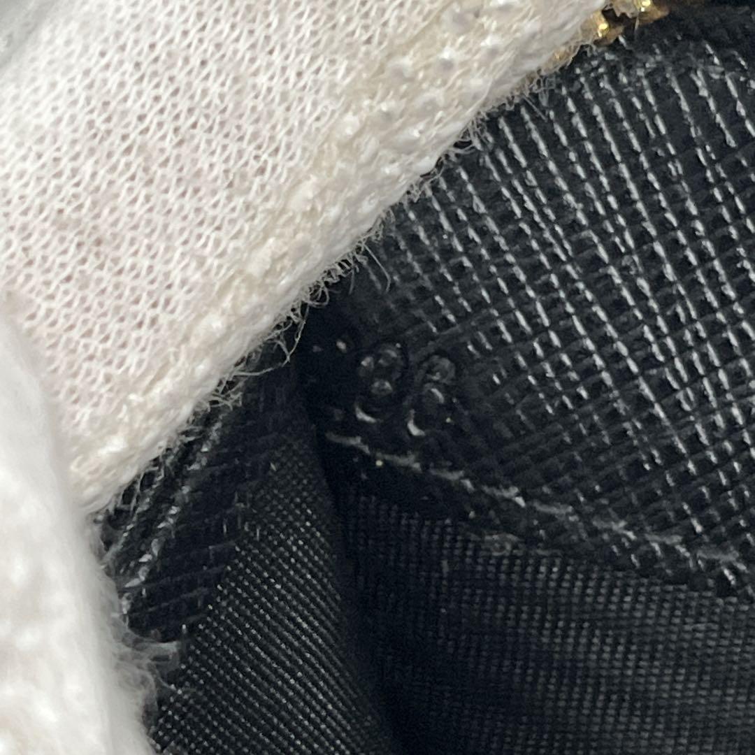 PRADA プラダ　長財布　ゴールドロゴ　ロングウォレット　黒　サフィアーノ