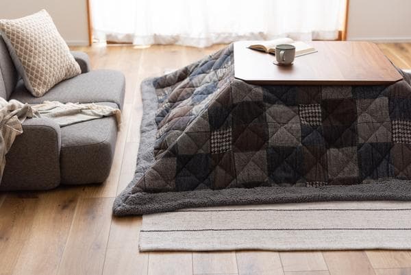 おしゃれ ふかふか かわいい 正方形 こたつ布団 パッチワーク柄 ネイビー