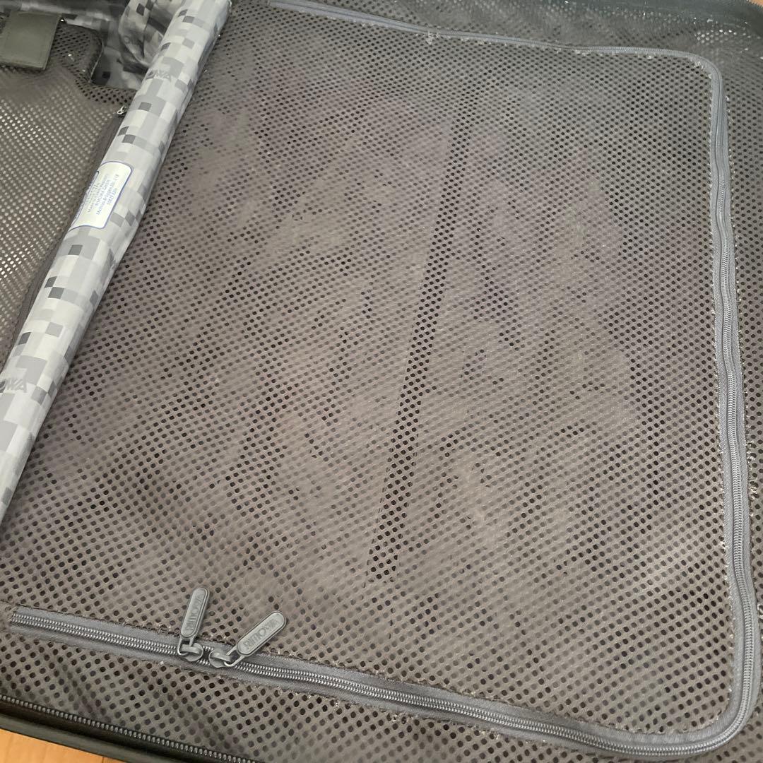 リモワ　ジャンク品　4輪　正規品　破損あり　部品取り