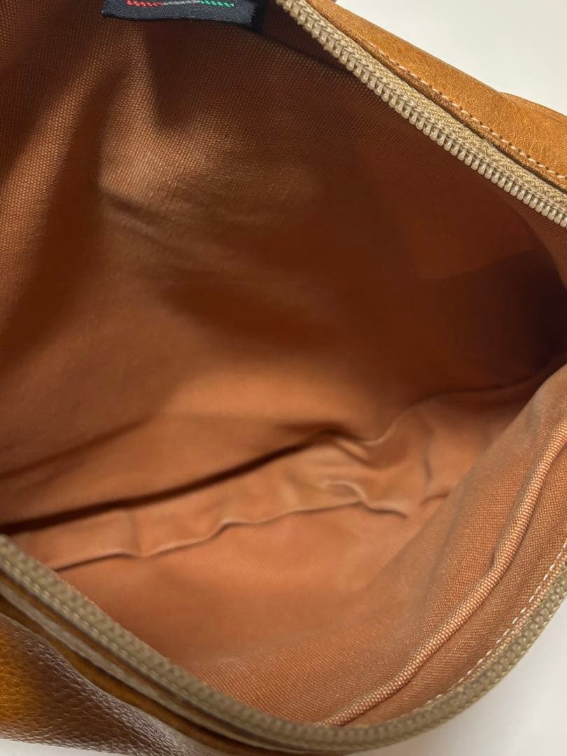 【IL BISONTE】イルビゾンテ ボディバッグ エイジング良好 本革