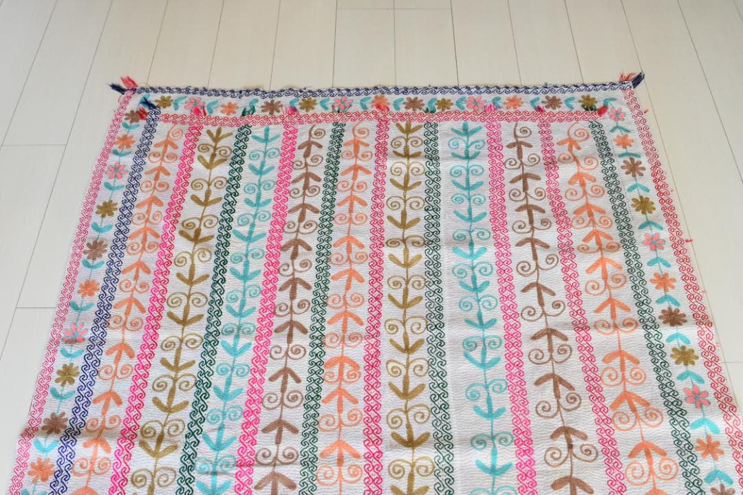 【SALE】明るい刺繍と陽だまりカラーのヴィンテージカンタキルト