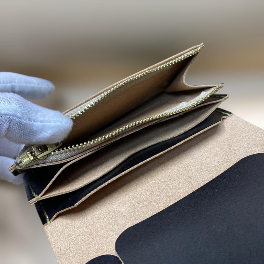 【無骨×上質】3層 丘染めブラック／ミドルトラッカーウォレット 折らずにお札収納