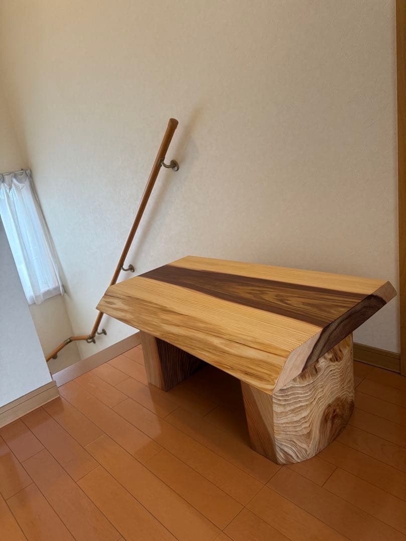 天然杉一枚板最高級杢目のゴツ脚安定テーブル　beeswax塗装仕上げ‼️