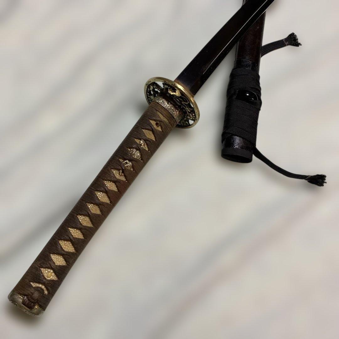 長めの居合刀 灰茶柄 龍彫金縁丸鍔 焦茶梨地鞘