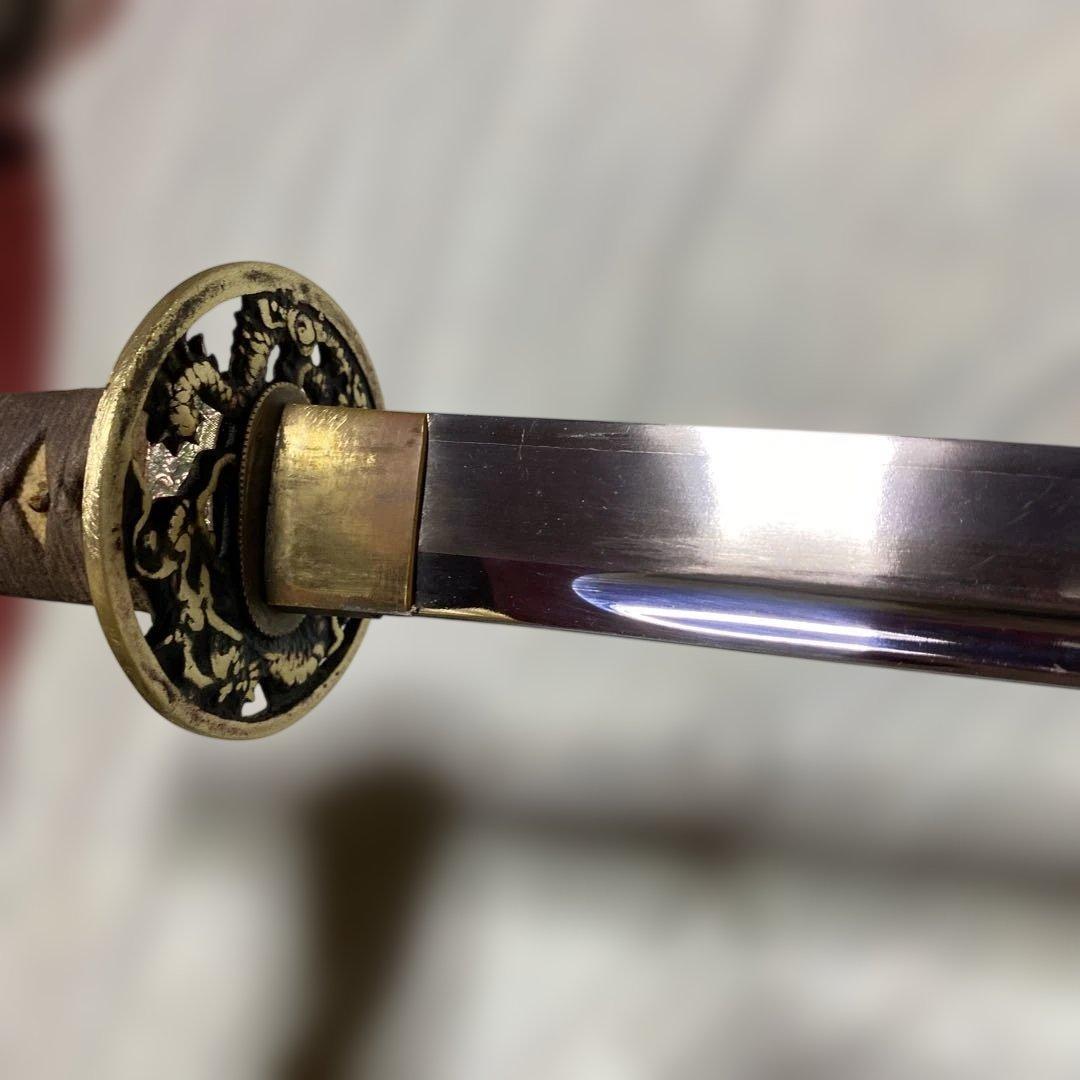 長めの居合刀 灰茶柄 龍彫金縁丸鍔 焦茶梨地鞘