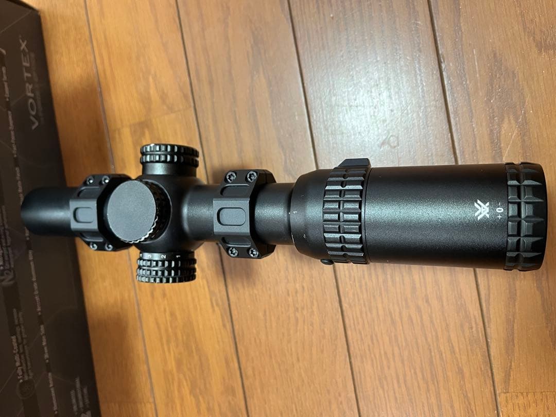 実物　Vortex Strike Eagle 1-6x24 スコープ