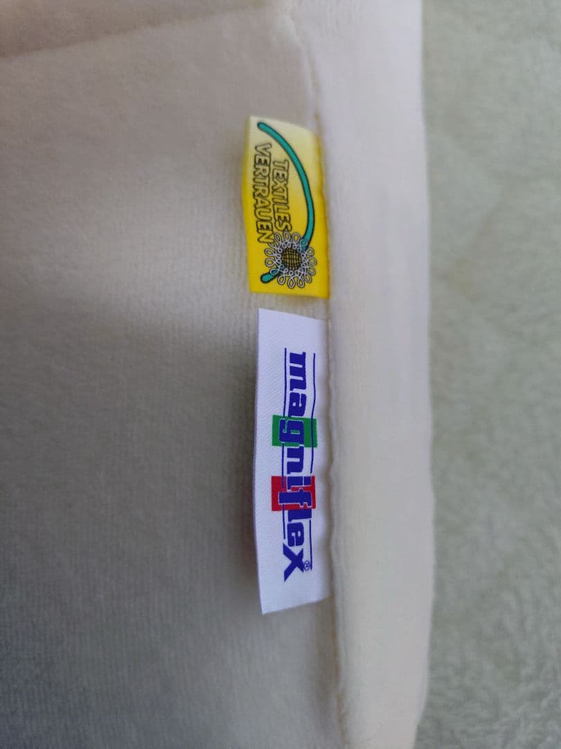 エア・トスカーナ☆マニフレックス　枕（半年使用）