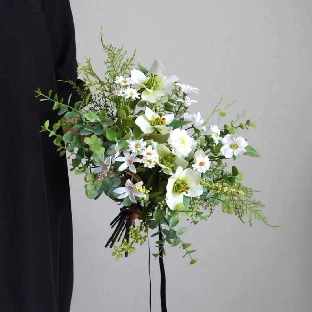 ホワイト×グリーン　ウェディングブーケ　結婚式　前撮り　花束　ナチュラルブーケ