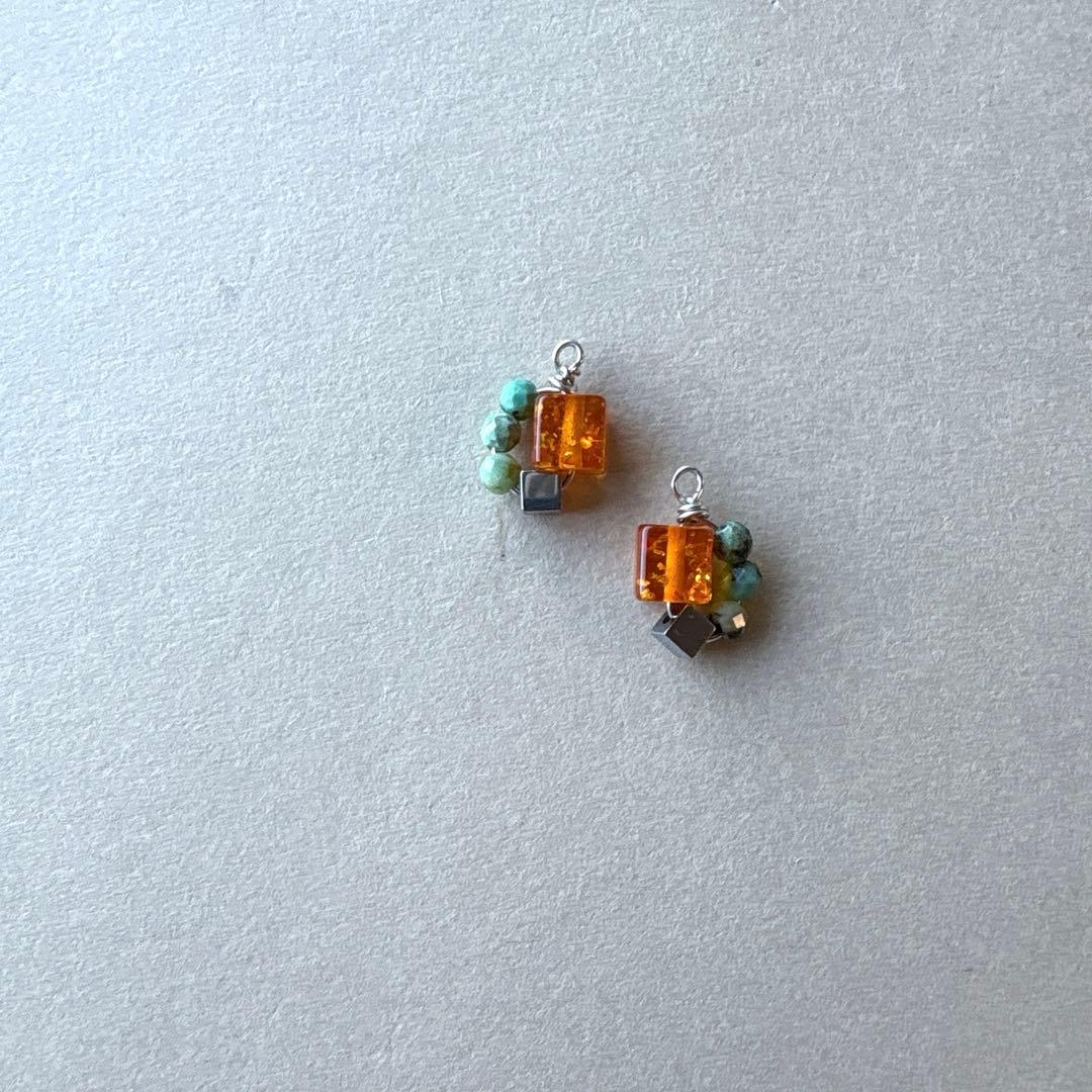 no.188 実りの琥珀　四角いヘマタイト