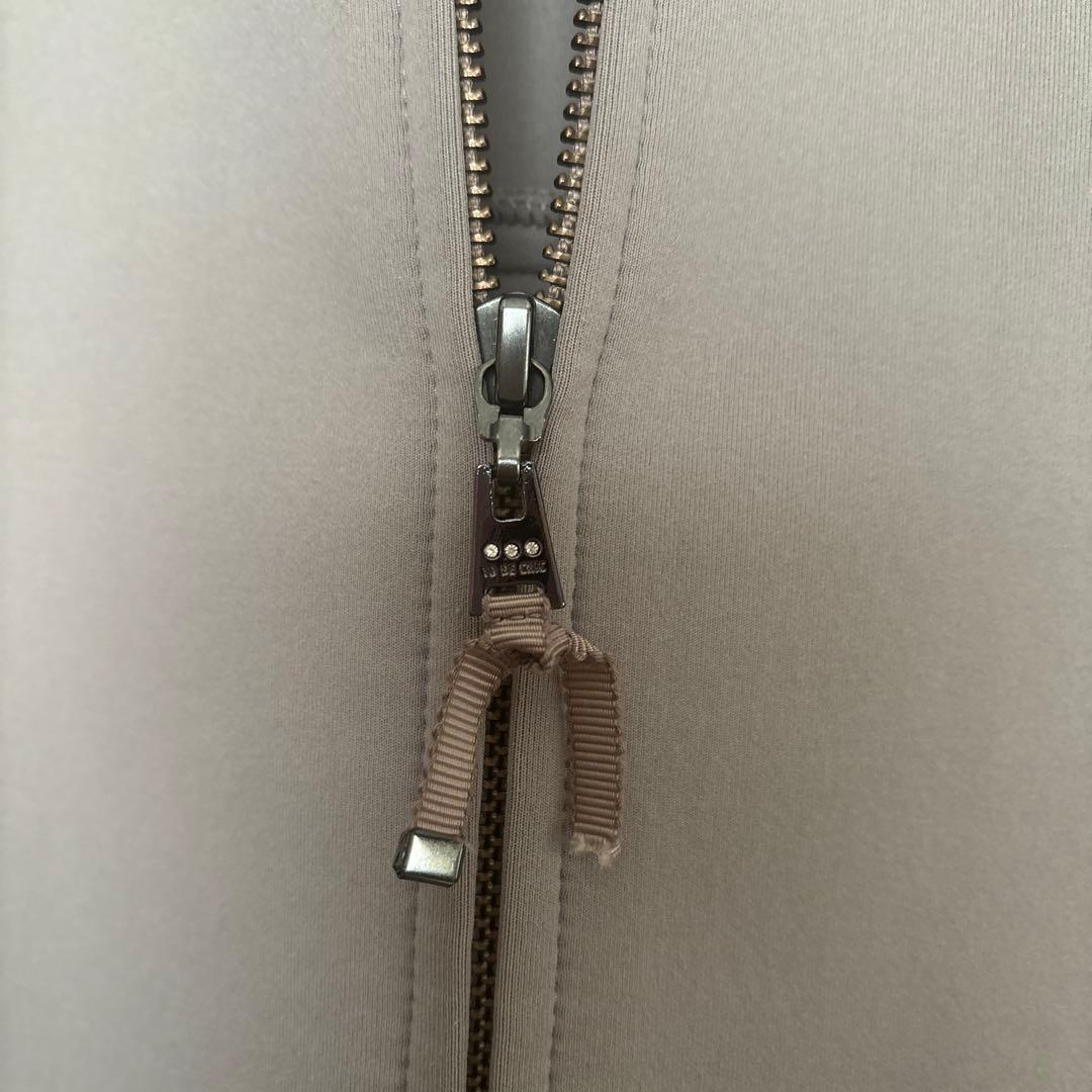 トゥービーシック44サイズ　フリルジレ　コート