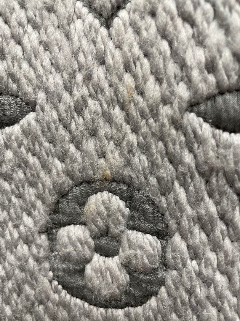 Louis Vuitton エシャルプロゴマニア グレー