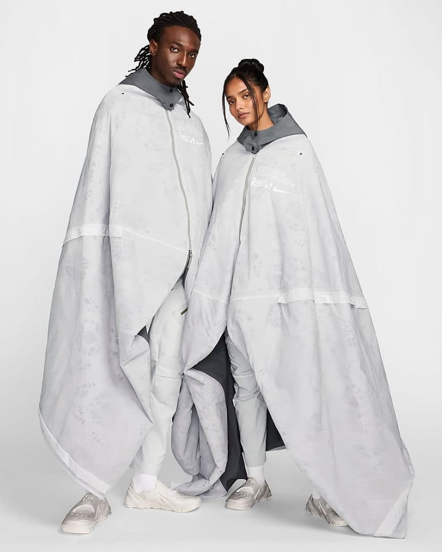 Nike ISPA morph Poncho テント
