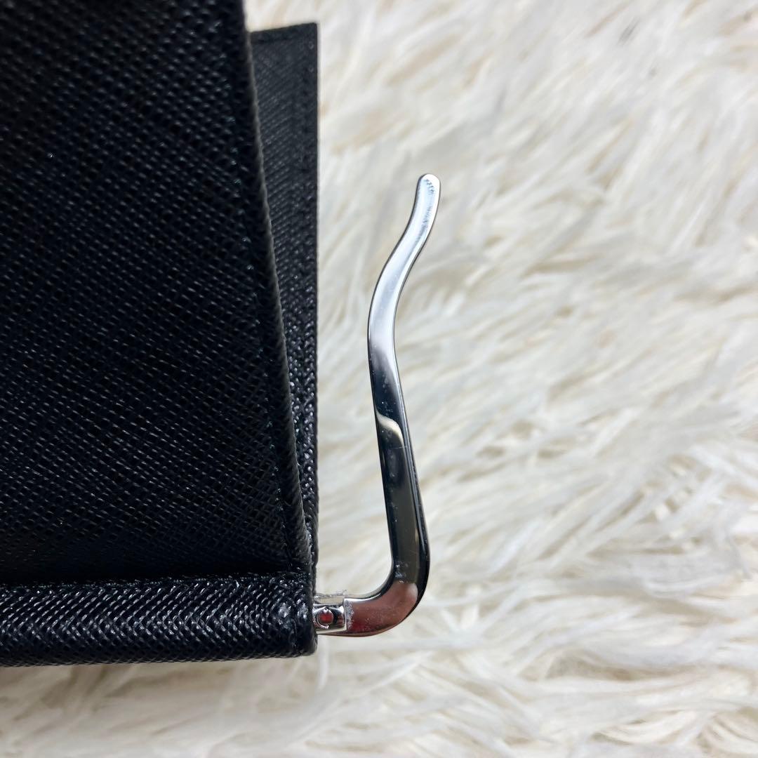 【新品同様】 PRADA マネークリップ サフィアーノ 三角プレート