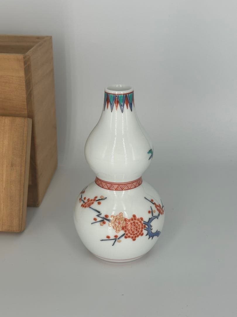 梅鳥文　花瓶　十三代酒井田柿右衛門　人間国宝